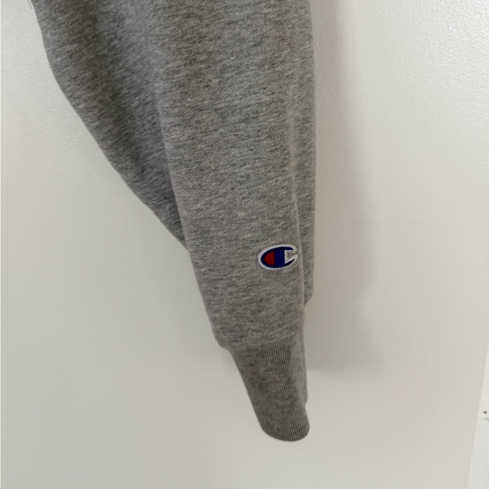 Champion Women's Heather Gray Cropped Sweatshirt - Picture 2 of 3